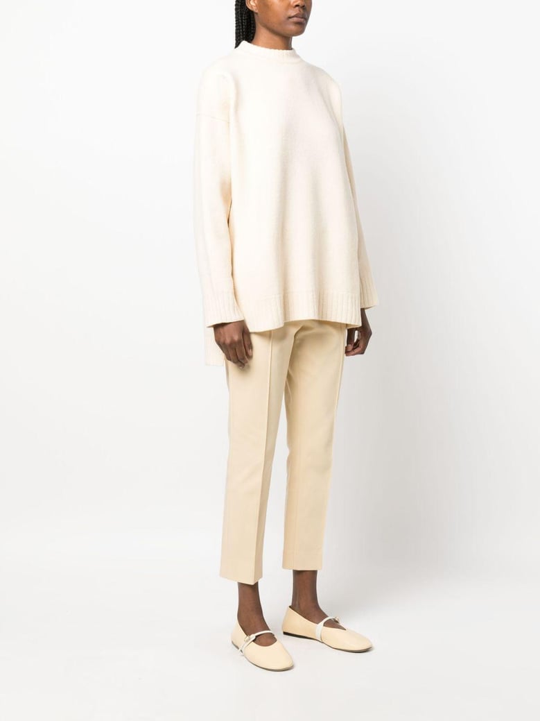 sueter beige detalle abertura by Selfnex