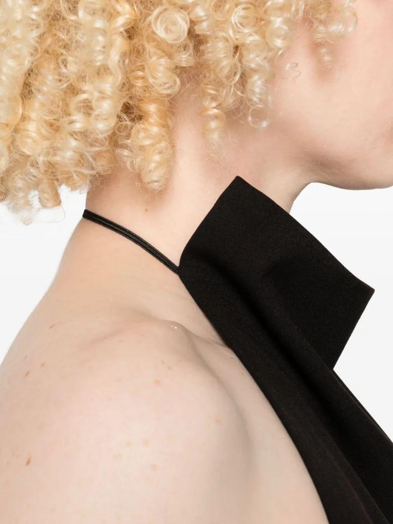 backless top by Selfnex