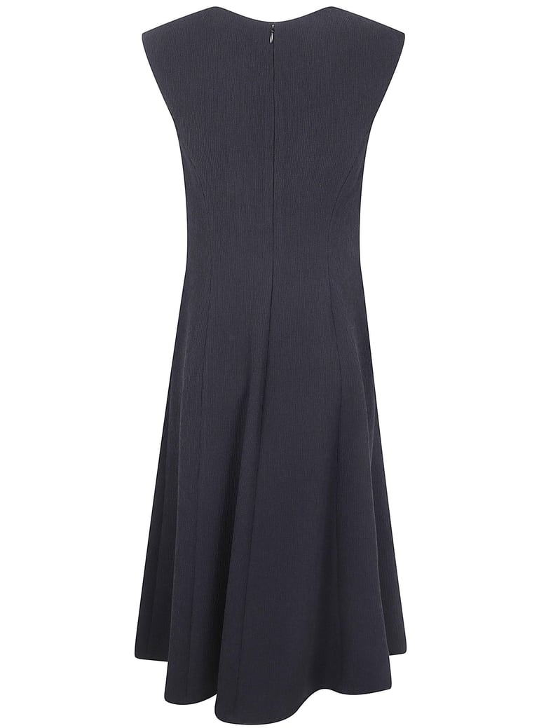 sleeveless v-neck dress by Selfnex