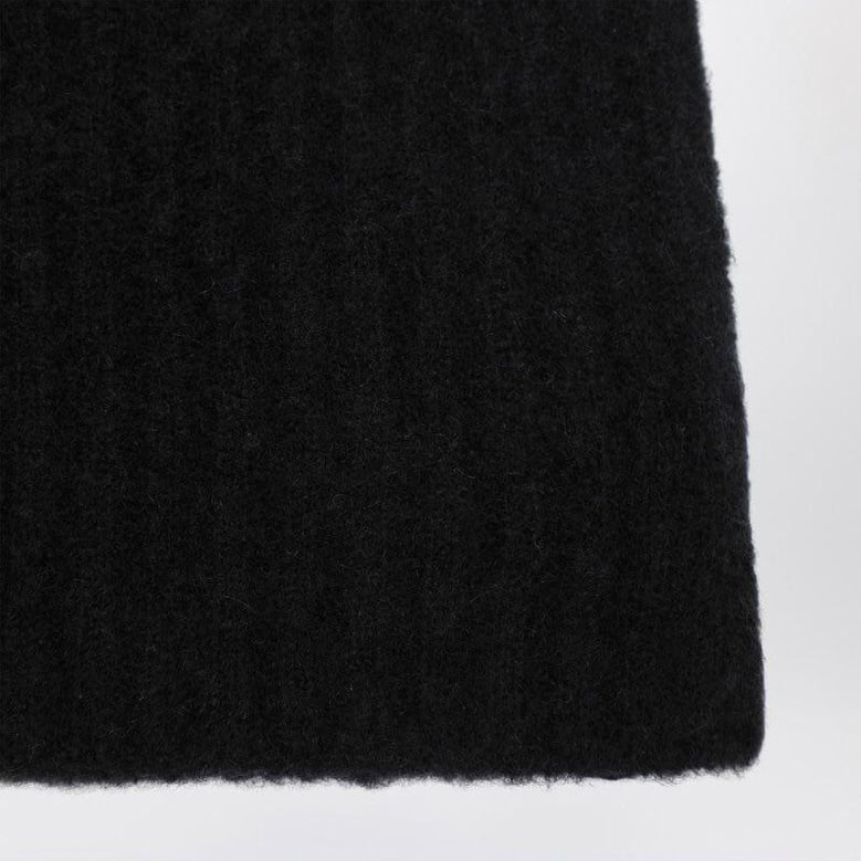 black cashmere ribbed beanie by Selfnex