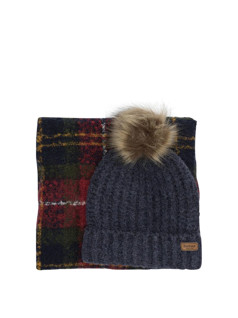 beanie and scarf set saltburn by Selfnex
