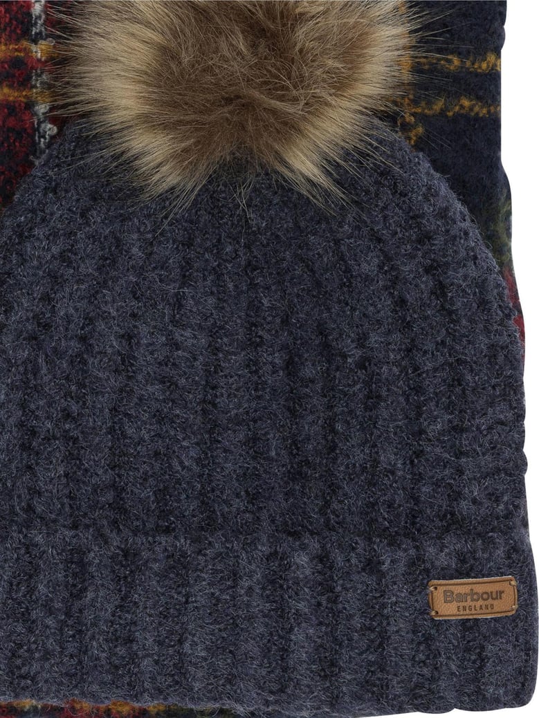 beanie and scarf set saltburn by Selfnex