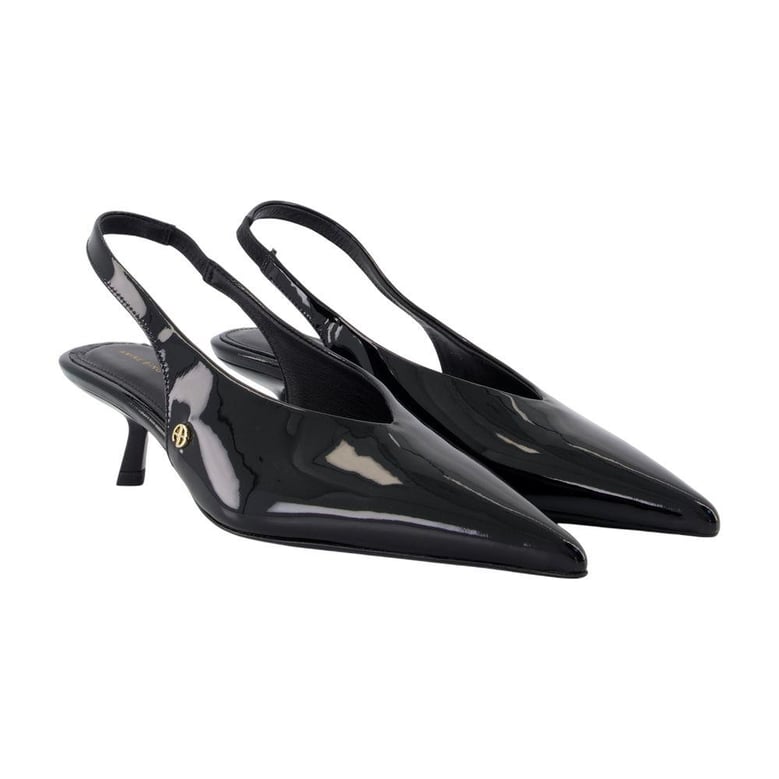 hilda pumps by Selfnex