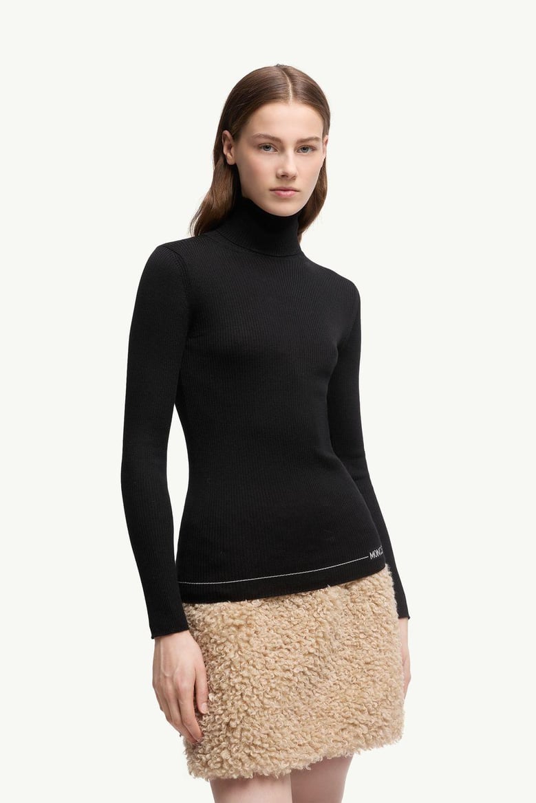 sweater with a turtleneck in wool by Selfnex