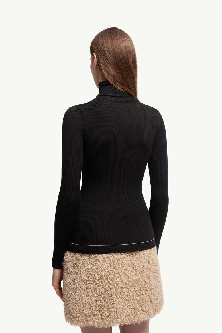 sweater with a turtleneck in wool by Selfnex