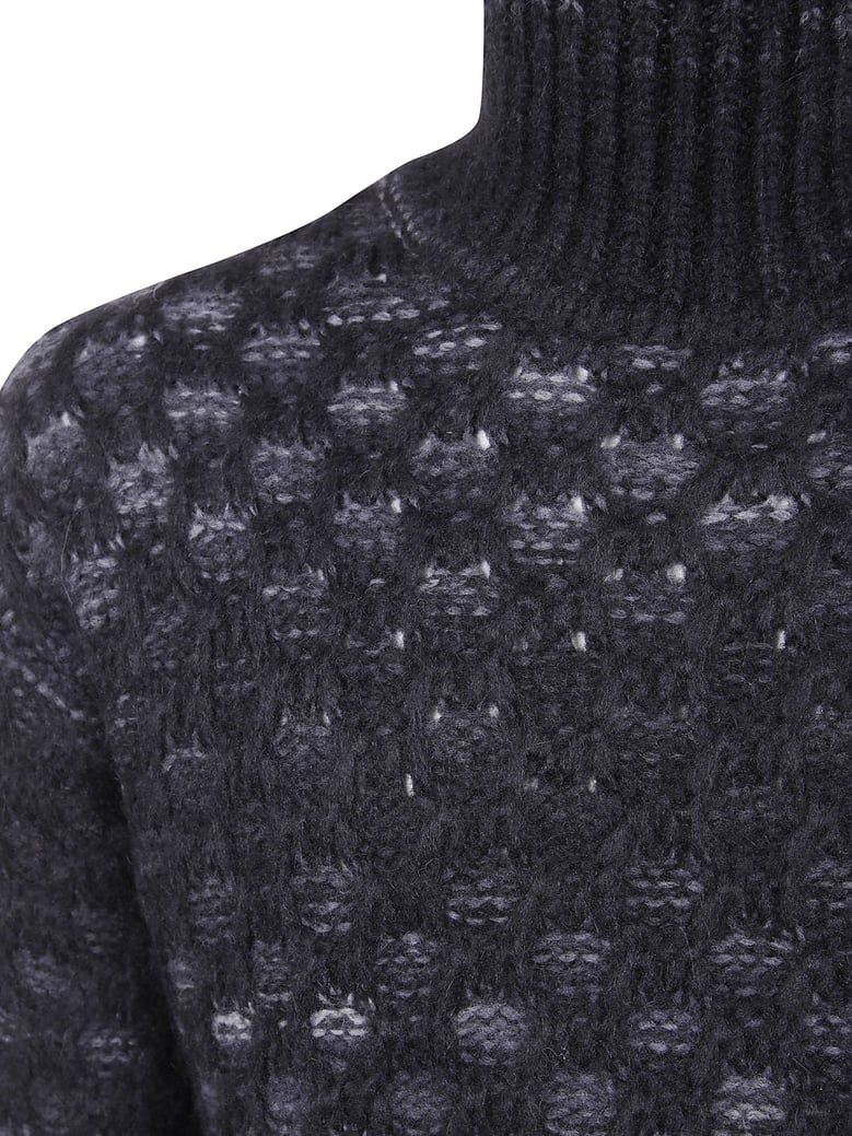 long sleeves turtle neck sweater by Selfnex