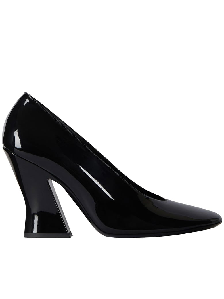 sculpted black painted leather pumps by Selfnex