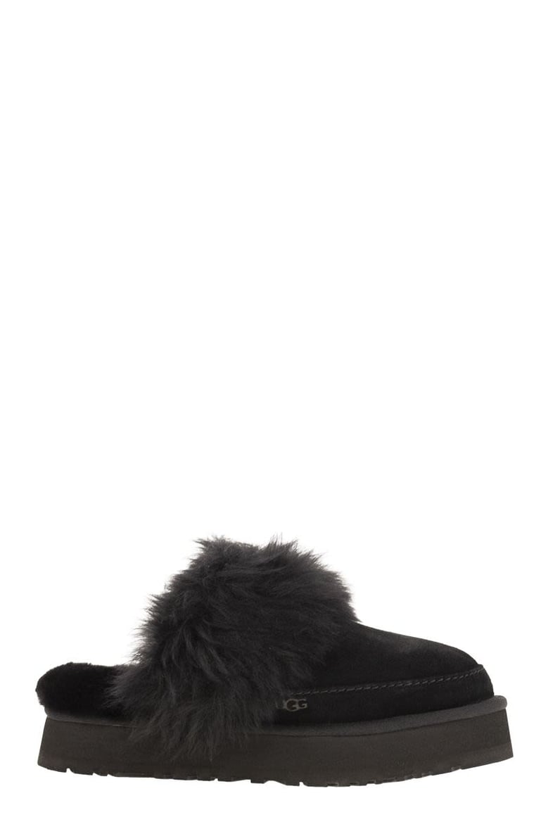 disquette chalet - slippers with fur and platform by Selfnex