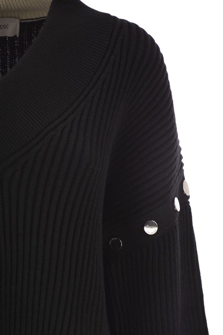 tay - oversized jumper with detachable sleeves by Selfnex