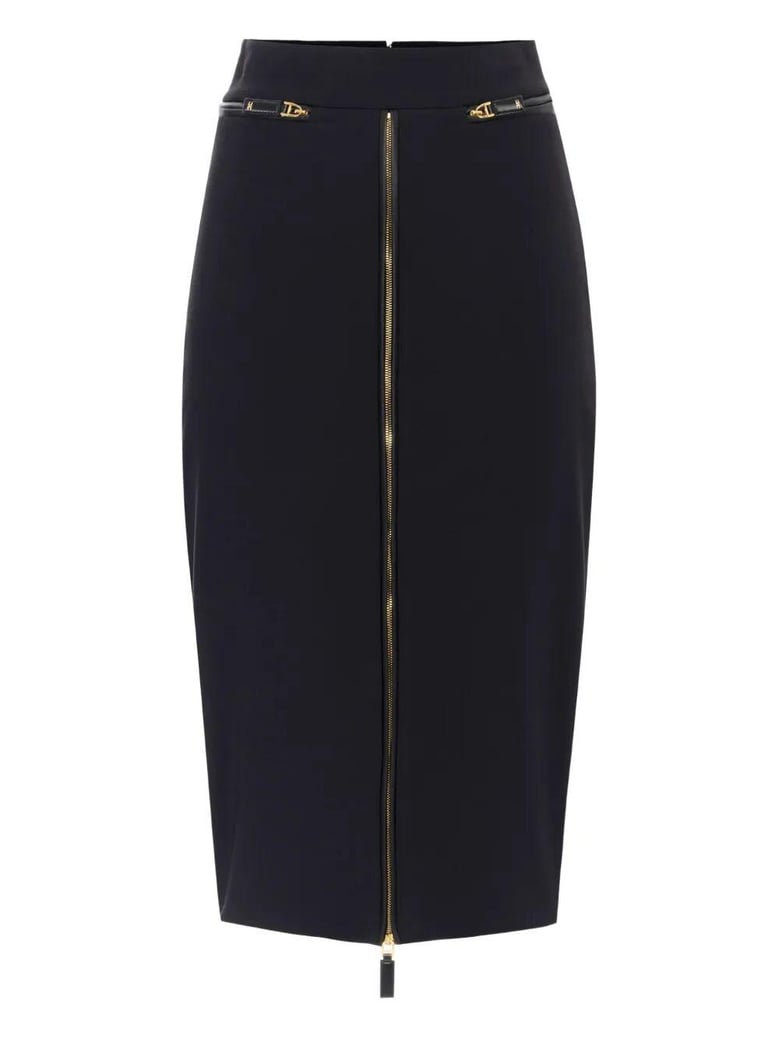here is the translation of the text gonna in crêpe leggero con zip from italian (it) to english (en) dress in lightweight crepe with zip by Selfnex