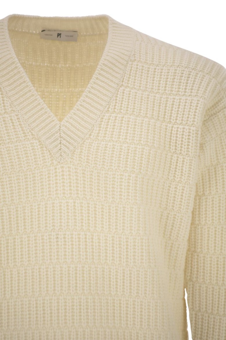 wool sweater with v-neck by Selfnex