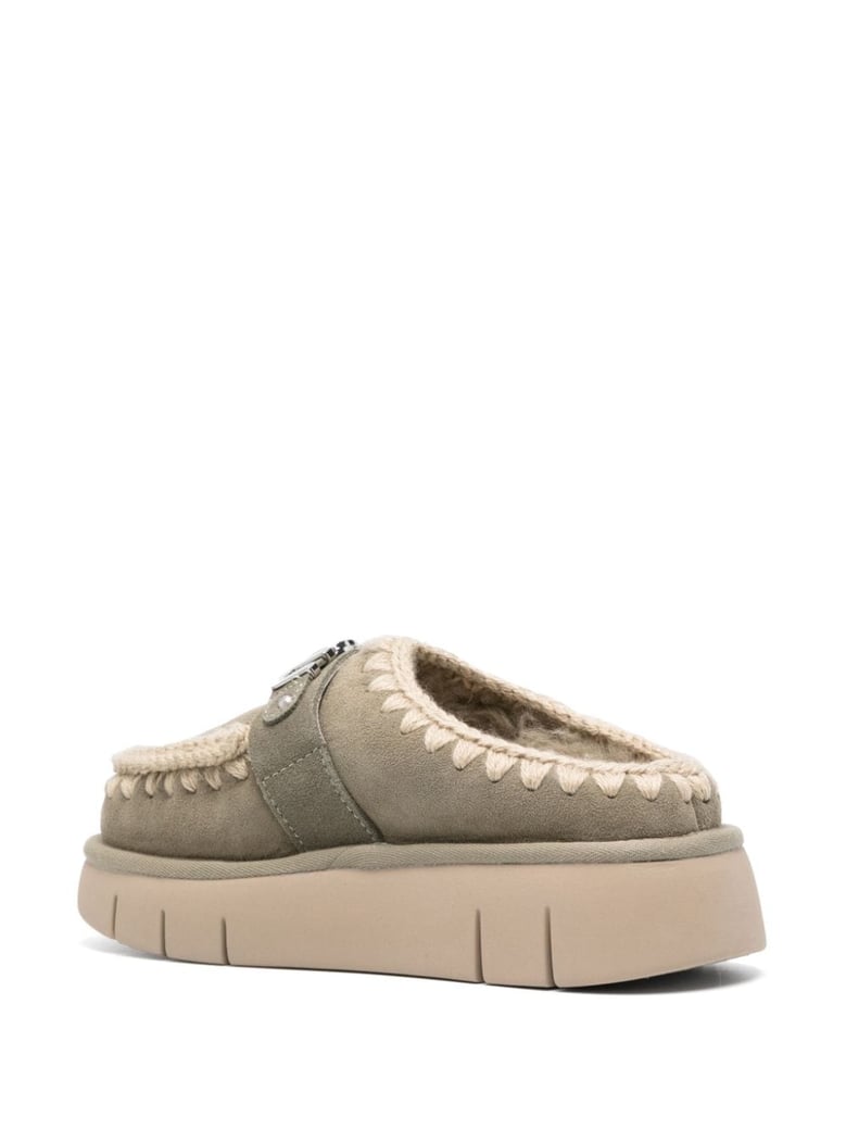bounce clog slippers by Selfnex