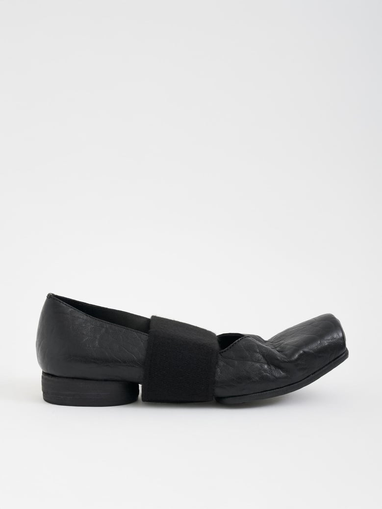 leather strap ballerina by Selfnex