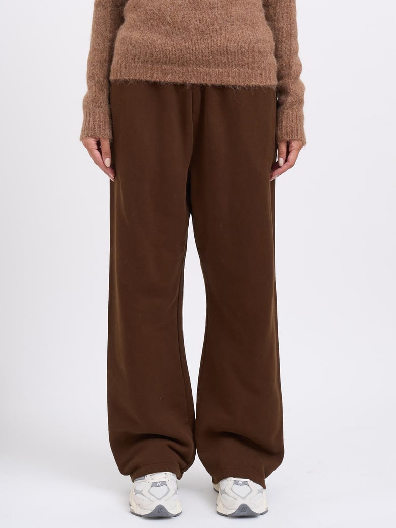 straight leg sweatpant brunette by Selfnex