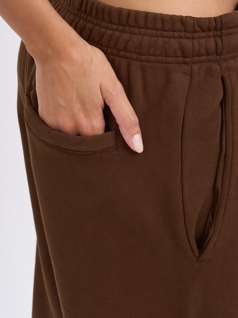 straight leg sweatpant brunette by Selfnex