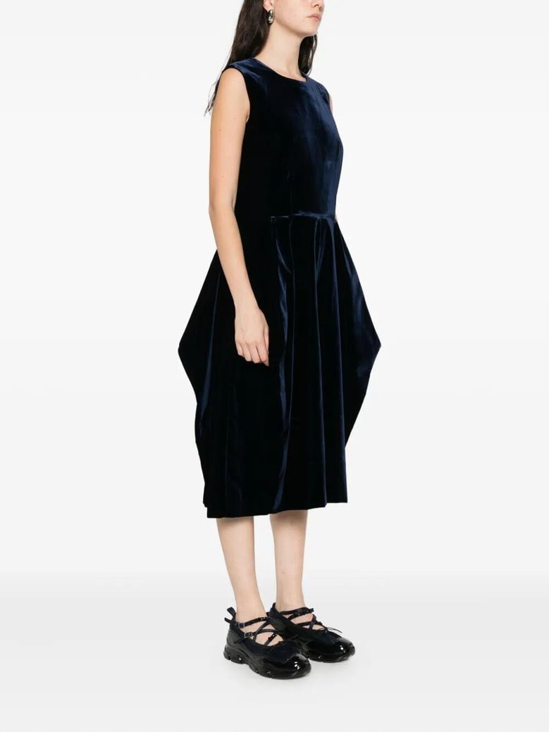 overall sleeveless by Selfnex