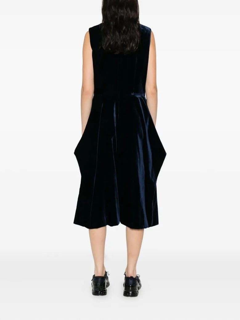 overall sleeveless by Selfnex