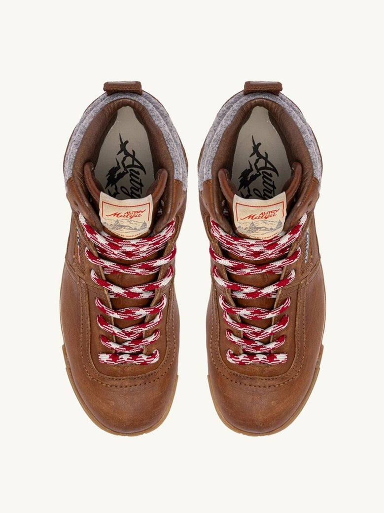 malga pedula hiking boots in natural leather and grey fabric by Selfnex