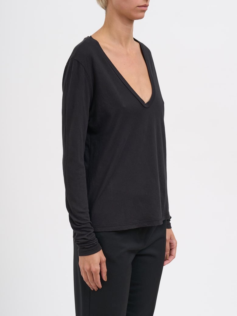 v-neck t-shirt m/l by Selfnex