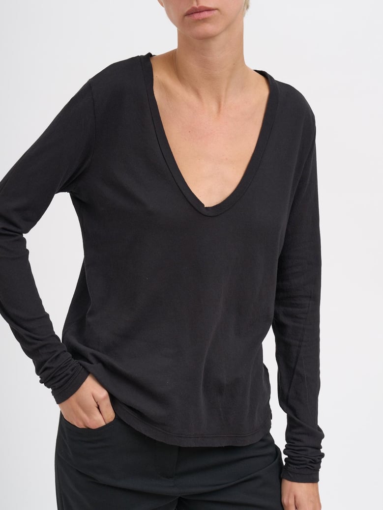 v-neck t-shirt m/l by Selfnex