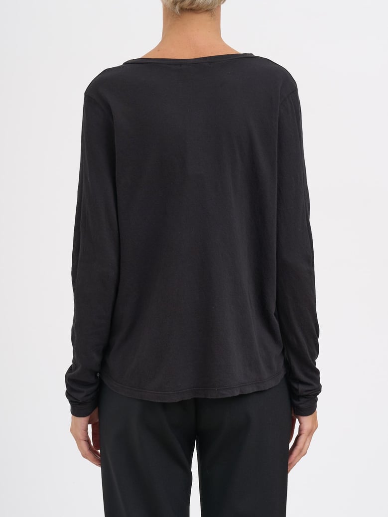 v-neck t-shirt m/l by Selfnex