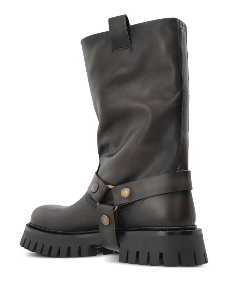 flat ankle boots by Selfnex