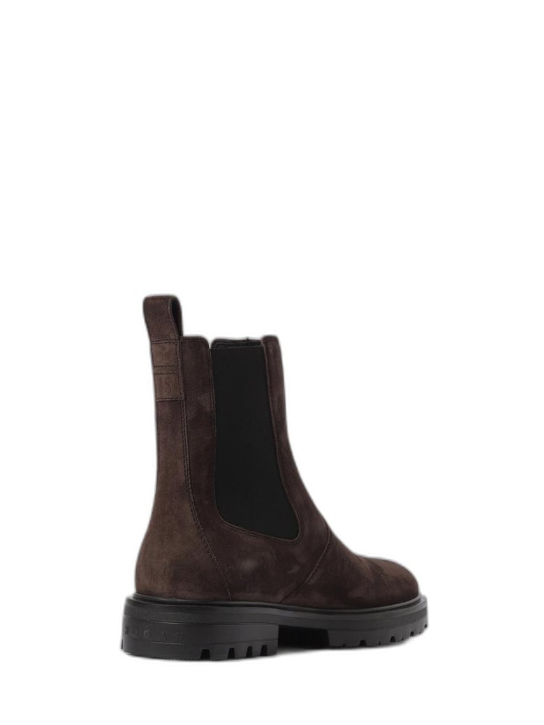 chelsea ankle boots by Selfnex