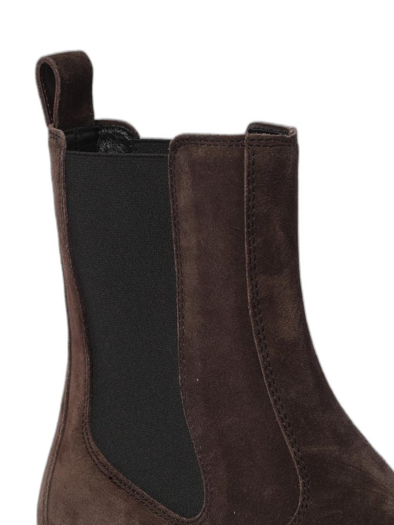 chelsea ankle boots by Selfnex