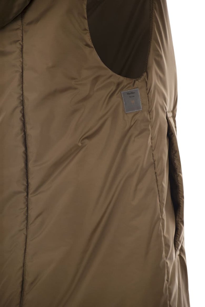 greengo - sleeveless in drip-proof technical fabric by Selfnex