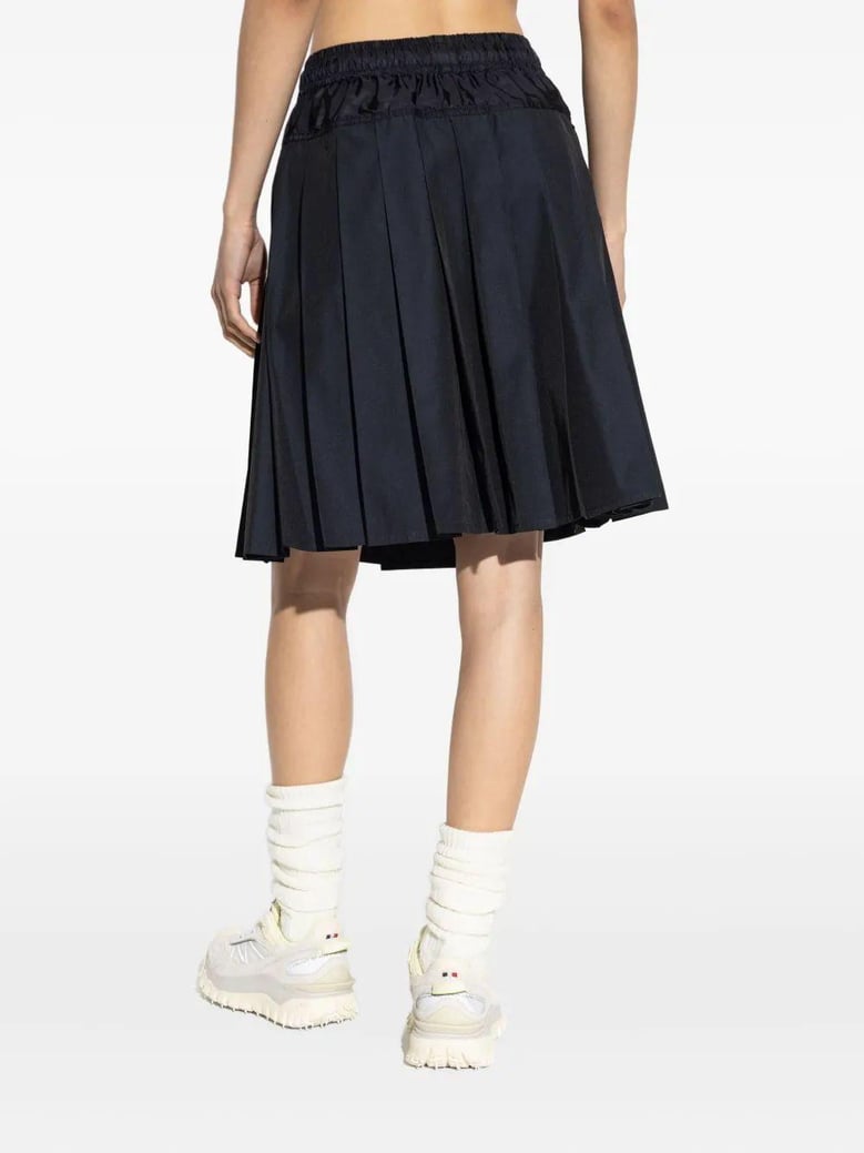 elastic waistband pleated skirt by Selfnex