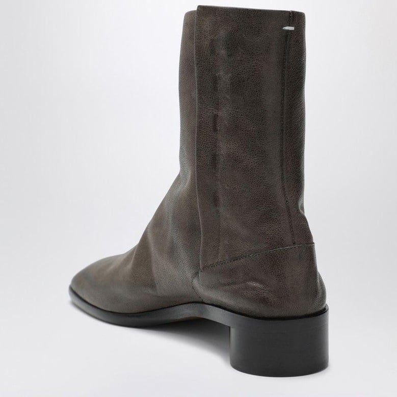tabi ankle boot in brown leather by Selfnex