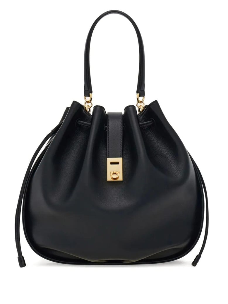 hug bucket bag by Selfnex