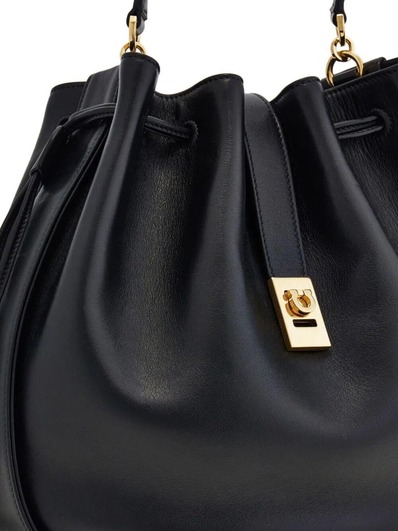 hug bucket bag by Selfnex