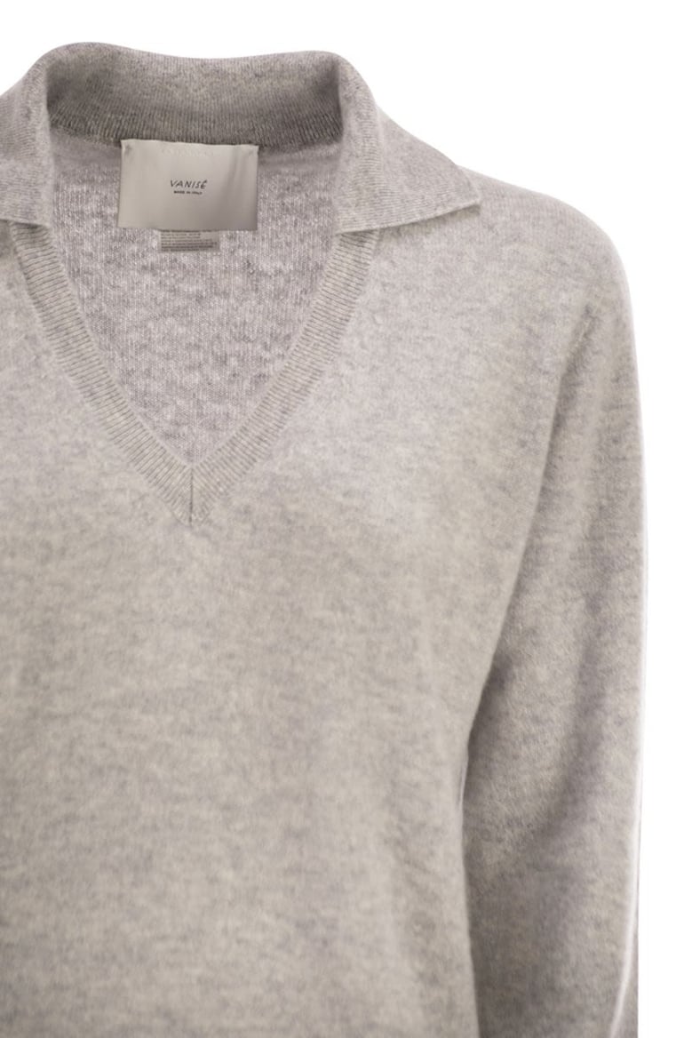 patty - v-neck jumper with polo collar by Selfnex