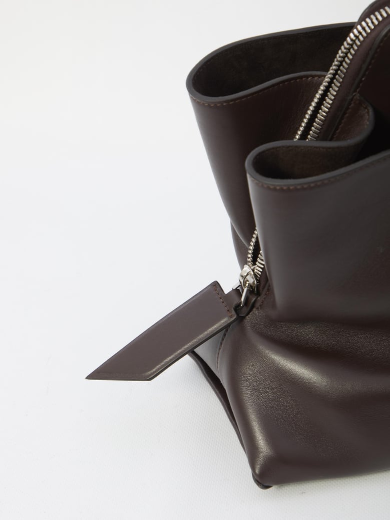 la passeggiata medium top handle bag by Selfnex