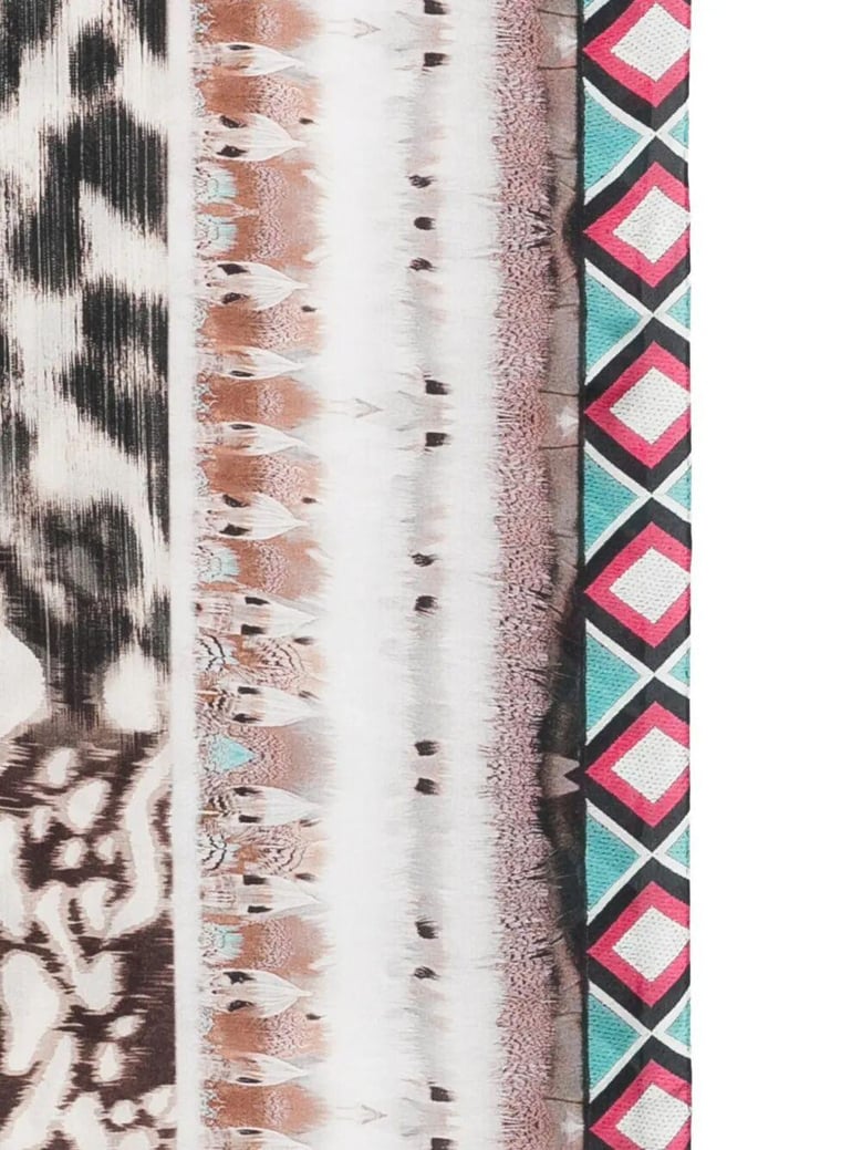 molare hand finish 135x135 cm scarf by Selfnex