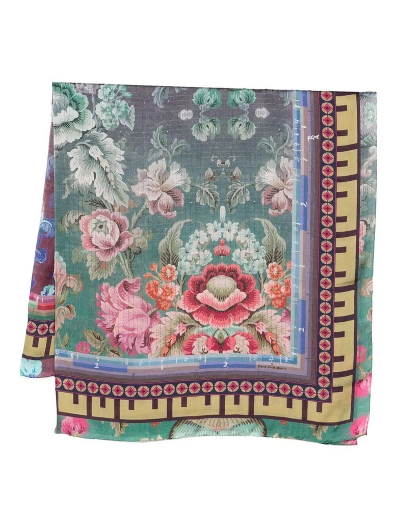 molare hand finish 135x135 cm scarf by Selfnex