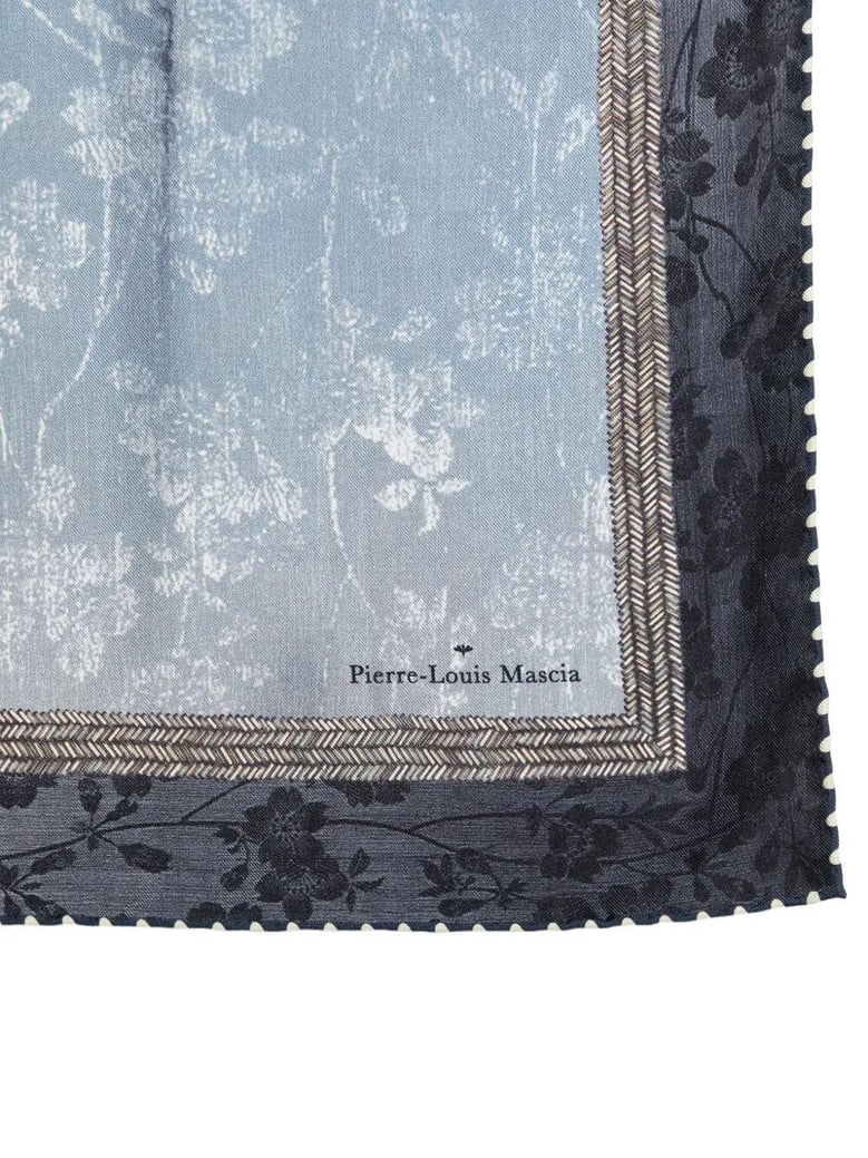 cialda hand finish 90x90 cm scarf by Selfnex