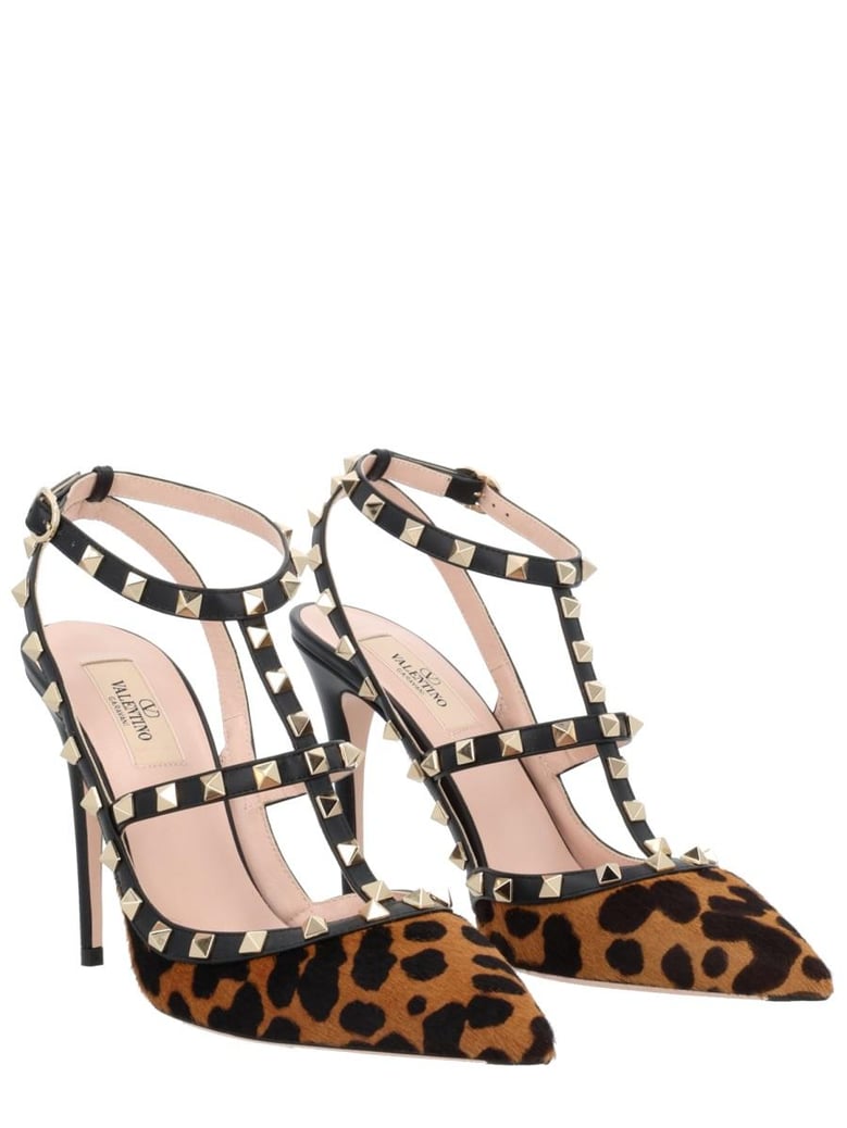 rockstud pumps by Selfnex