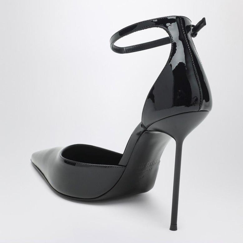 lidia pumps in black patent leather by Selfnex