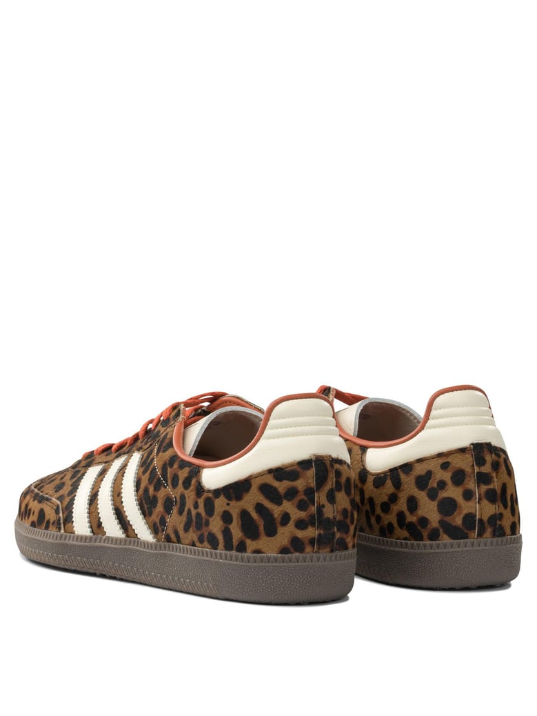 samba og sneakers by Selfnex