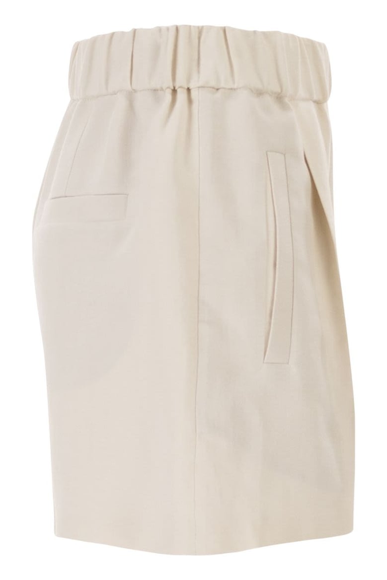 baggy shorts in fluid viscose and linen twill by Selfnex