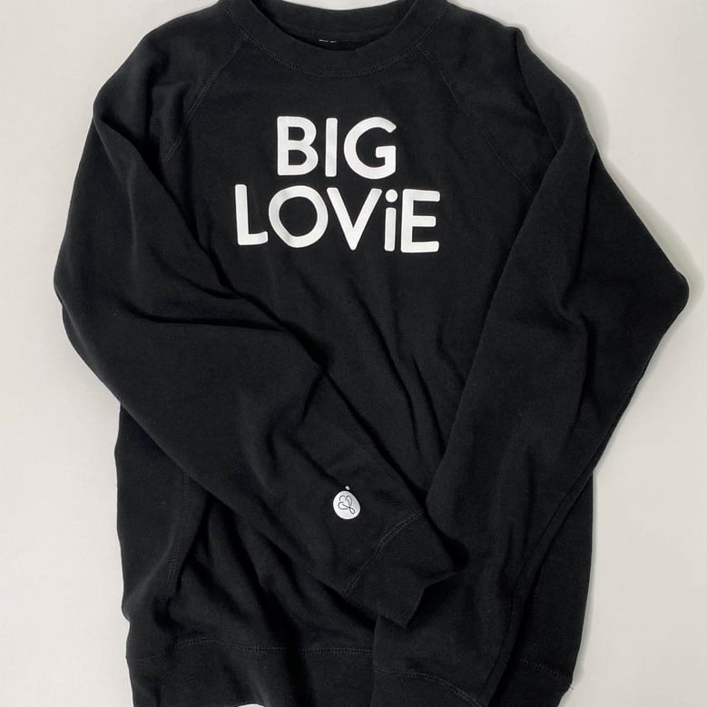 big lovie crewneck sweatshirt | black by Selfnex