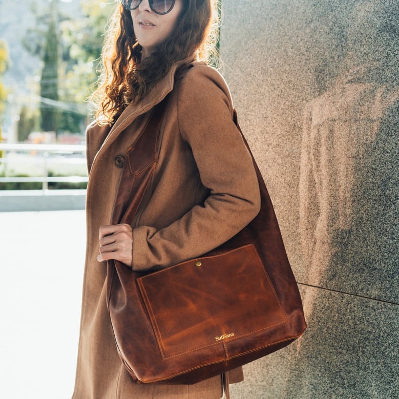 elevated hobo in cognac by Selfnex