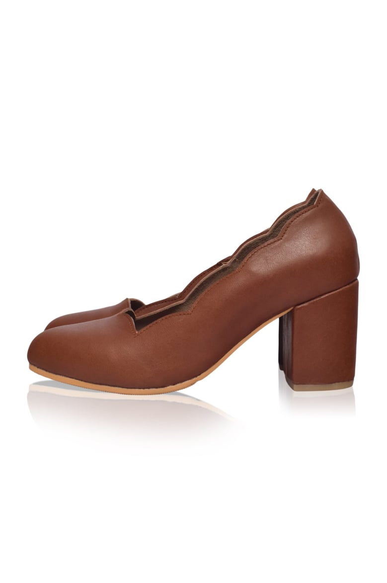 alia classic leather heels by Selfnex