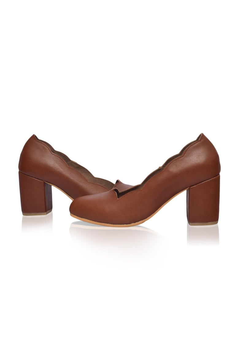 alia classic leather heels by Selfnex