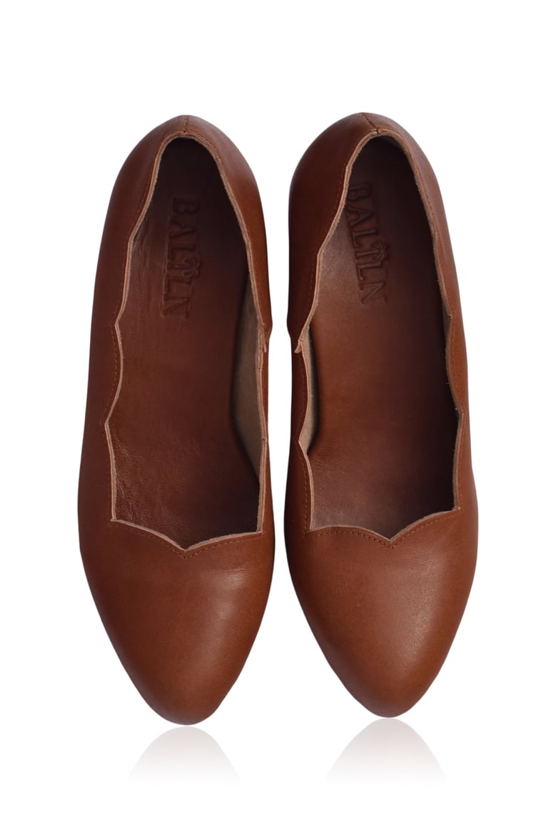 alia classic leather heels by Selfnex