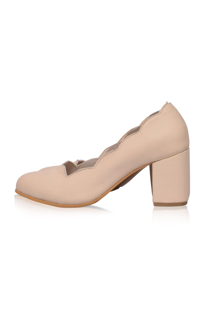 alia classic leather heels by Selfnex