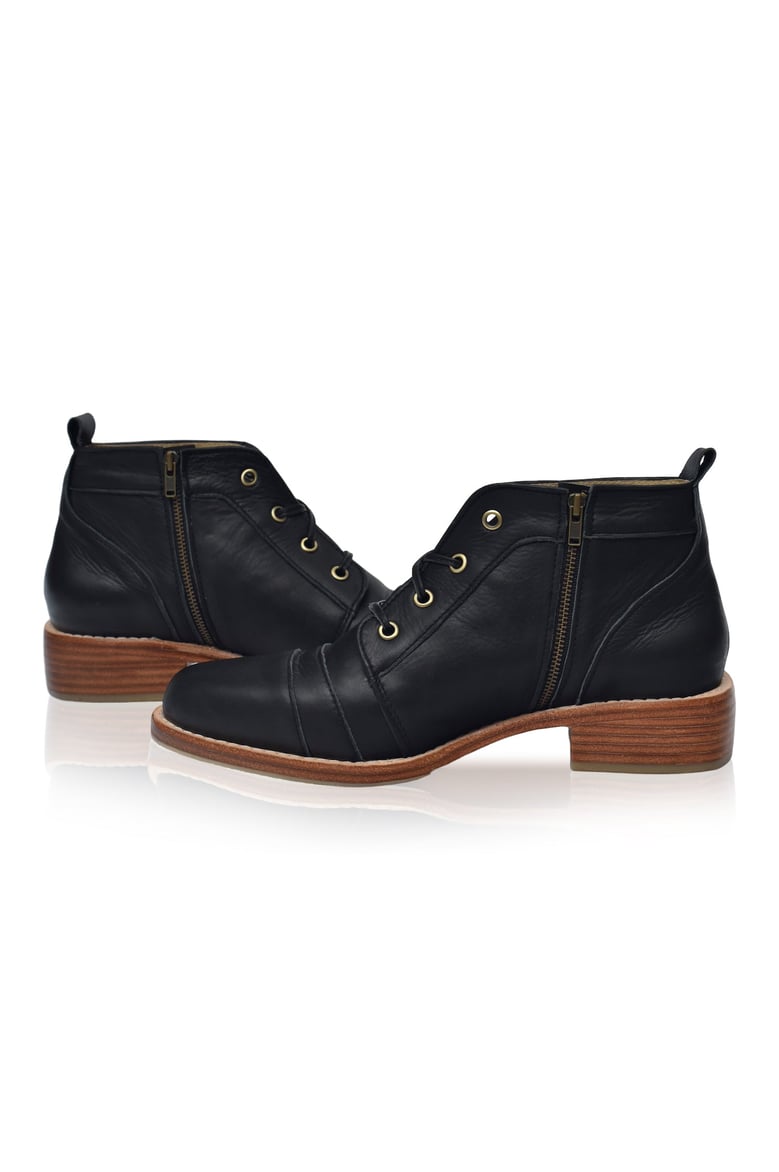 passage lace up boots by Selfnex