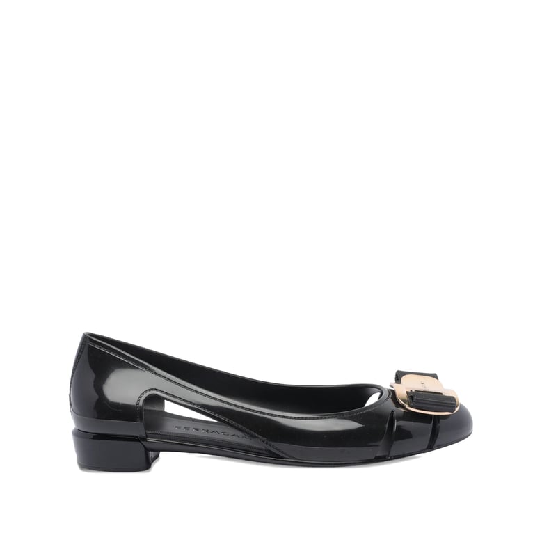 black cut-out ballerina shoes with bow by Selfnex